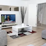 East Central London - Sleeps 6 - Pets Allowed