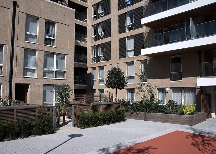 East Central London - Sleeps 6 - Pets Allowed