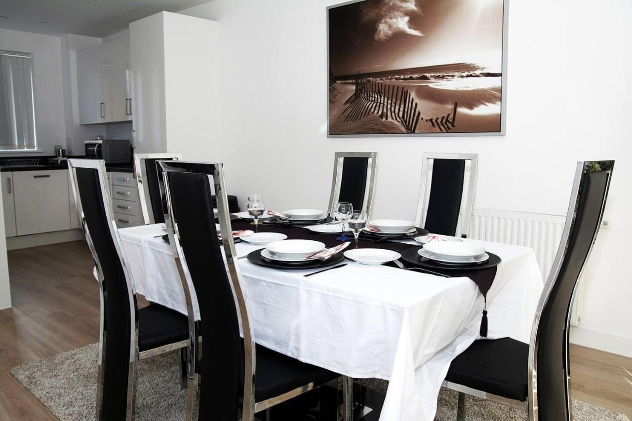 East - Sleeps 6 - Pets Allowed * Londra